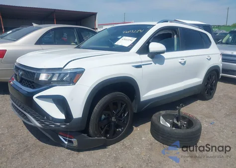 2022 Volkswagen Taos 1.5T Se из США, поврежденный, VIN 3VVLX7B26NM090163